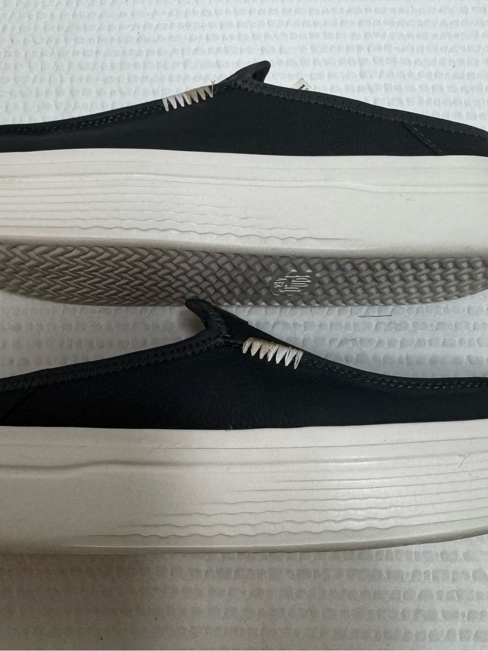 black leather Hey Dude Austin Lift slip-on white platform black size 8 - Picture 4 of 11
